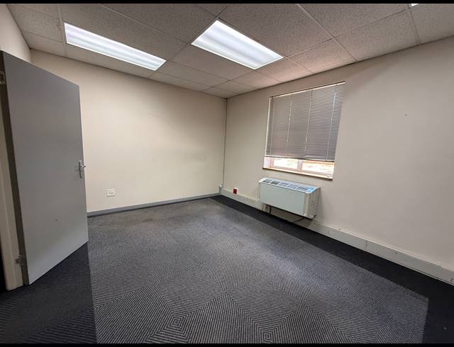 313M² OFFICE TO LET IN RIVIERA